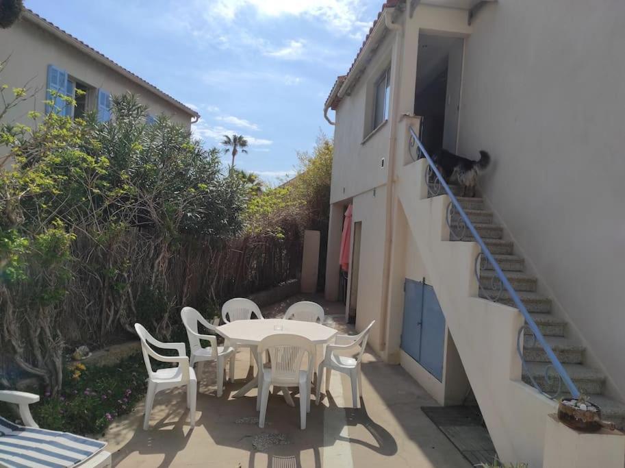 Joli Avec Cour Prive A 5 Minutes A Pied De La Apartamento