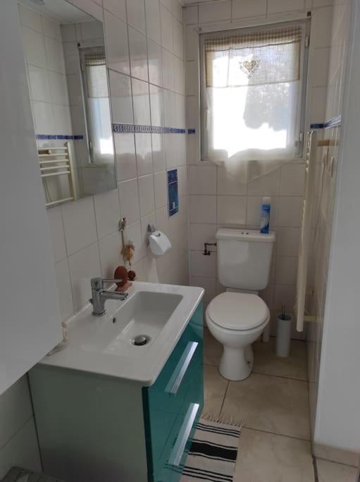 Joli Avec Cour Prive A 5 Minutes A Pied De La *